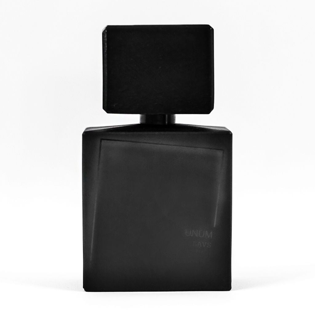 Filippo Sorcinelli Perfumes born in 2014; dedicated to the artistic passions of their creator:
Gothic art, music, photographythe fog.Shop at Theperfumedirectory.com