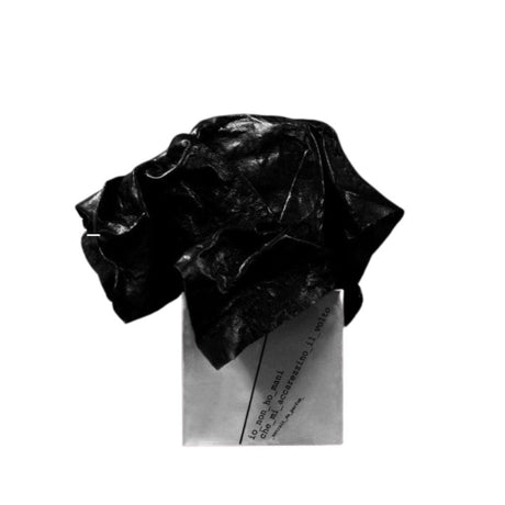 Filippo Sorcinelli Perfumes born in 2014; dedicated to the artistic passions of their creator:
Gothic art, music, photographythe fog.Shop at Theperfumedirectory.com