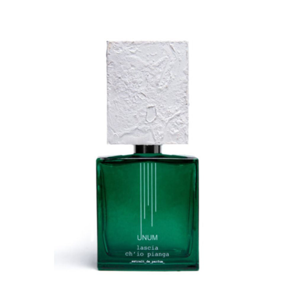 Filippo Sorcinelli Perfumes born in 2014; dedicated to the artistic passions of their creator:
Gothic art, music, photographythe fog.Shop at Theperfumedirectory.com