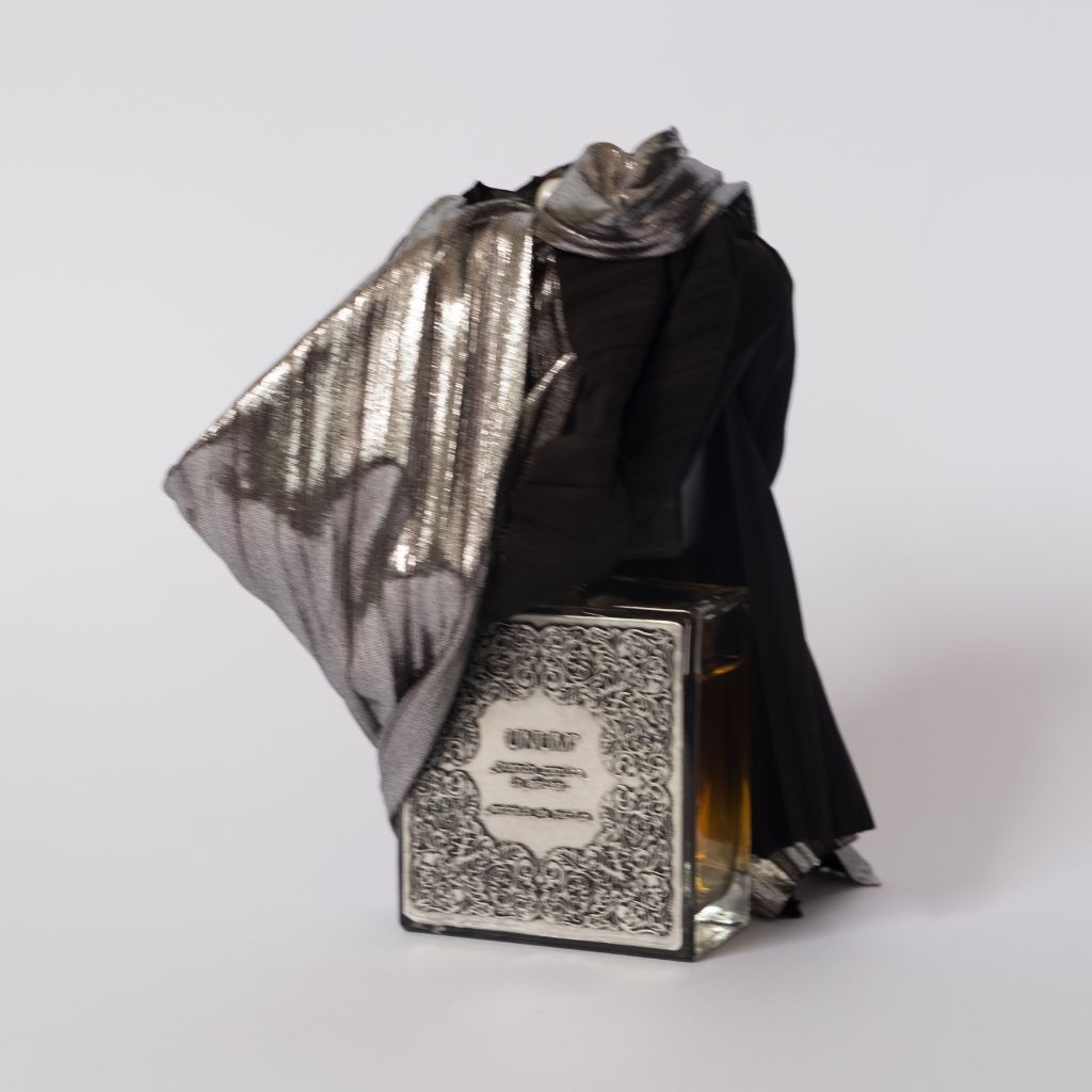 Filippo Sorcinelli Perfumes born in 2014; dedicated to the artistic passions of their creator:
Gothic art, music, photographythe fog.Shop at Theperfumedirectory.com