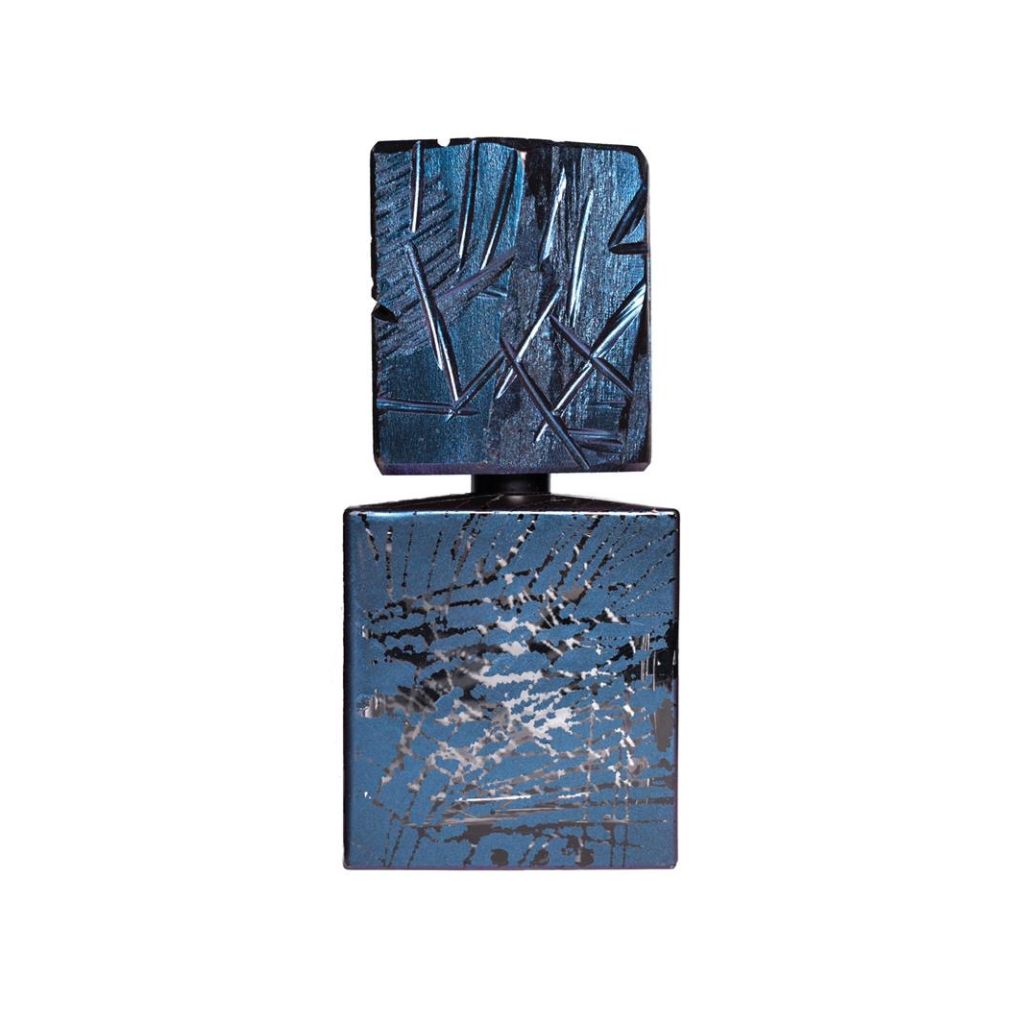 Filippo Sorcinelli Perfumes born in 2014; dedicated to the artistic passions of their creator:
Gothic art, music, photographythe fog.Shop at Theperfumedirectory.com