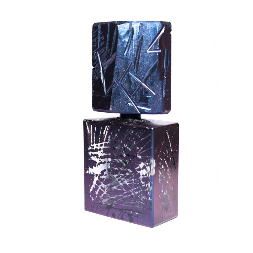 Filippo Sorcinelli Perfumes born in 2014; dedicated to the artistic passions of their creator:
Gothic art, music, photographythe fog.Shop at Theperfumedirectory.com