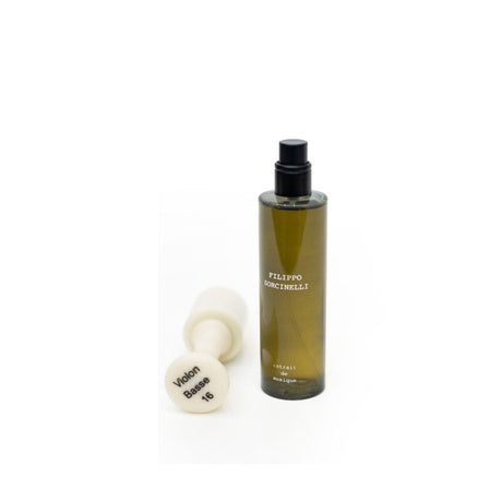Filippo Sorcinelli Perfumes born in 2014; dedicated to the artistic passions of their creator:
Gothic art, music, photographythe fog.Shop at Theperfumedirectory.com