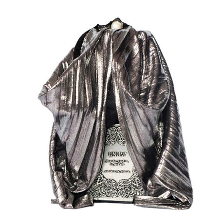 Filippo Sorcinelli Perfumes born in 2014; dedicated to the artistic passions of their creator:
Gothic art, music, photographythe fog.Shop at Theperfumedirectory.com
