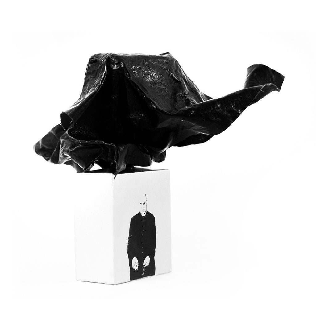 Filippo Sorcinelli Perfumes born in 2014; dedicated to the artistic passions of their creator:
  Gothic art, music, photographythe fog.Shop at Theperfumedirectory.com
