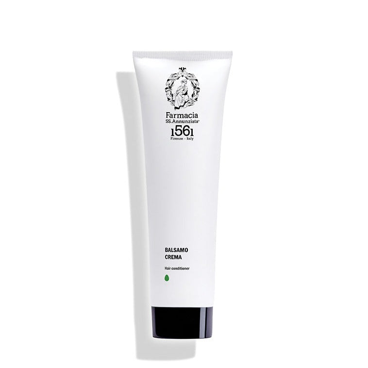 Farmacia SS Annunziata is one of the oldest Italian apothecaries, existed in benedicts monastery in the 15th century. Today, production is modernized, with the respect of the tradition and the style of the house.fragrances, skin care and cosmetics available at Theperfumedirectory.com